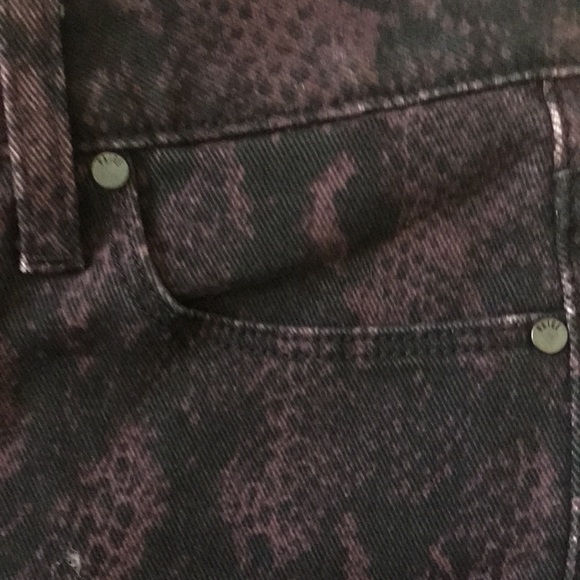 🎉HP🎉Paige | Hoxton Ankle Skinny High Rise Purple & Black SnakePrint Jean Sz 25 - Picture 11 of 12